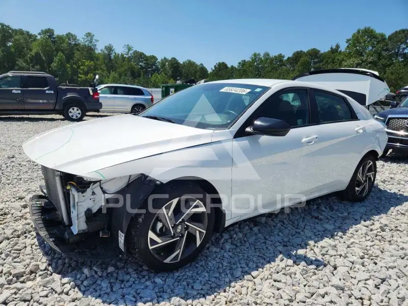 2025 Hyundai Elantra фото