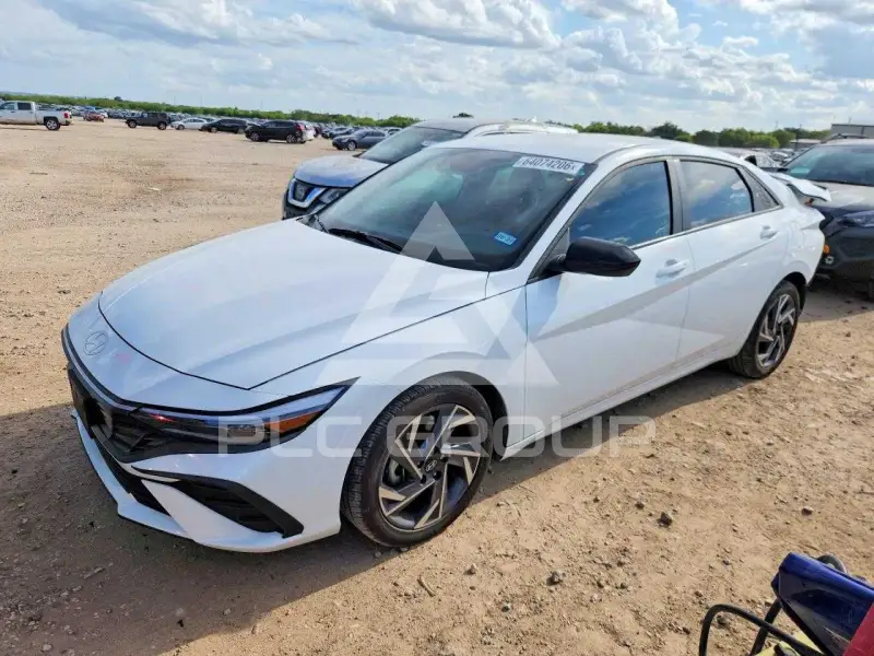 2025 Hyundai Elantra фото
