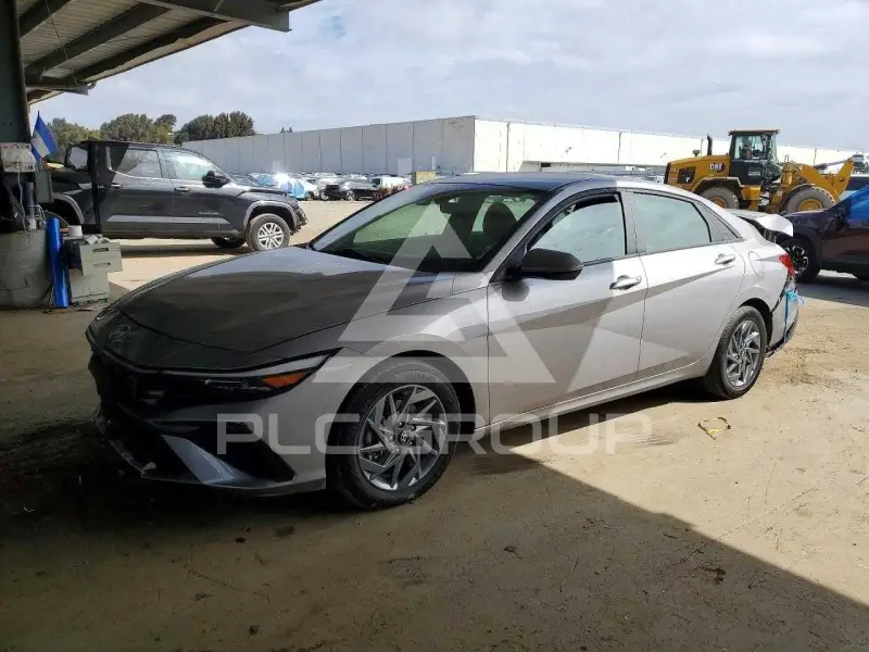 2025 Hyundai Elantra фото