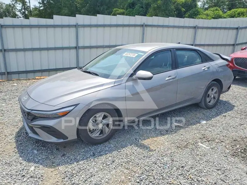 2025 Hyundai Elantra photo