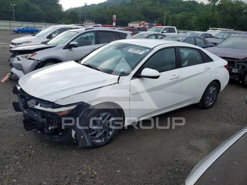 2025 Hyundai Elantra фото