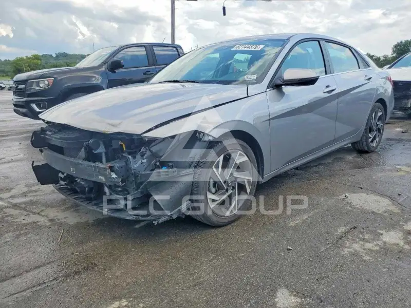 2025 Hyundai Elantra photo
