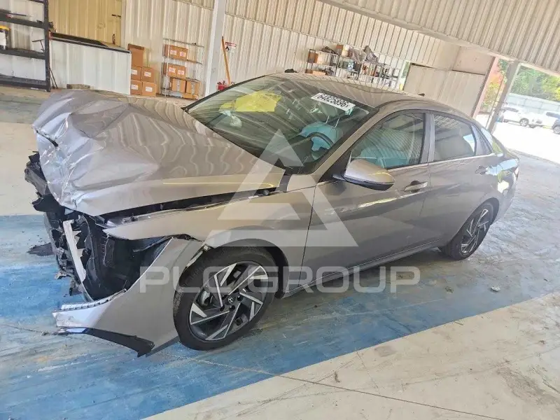 2025 Hyundai Elantra photo