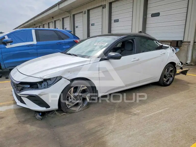 2025 Hyundai Elantra photo