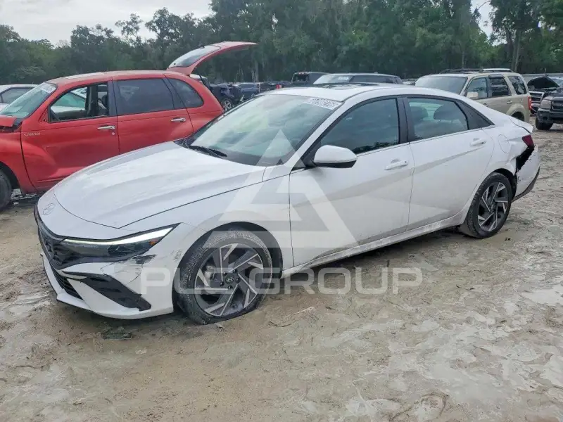 2025 Hyundai Elantra фото
