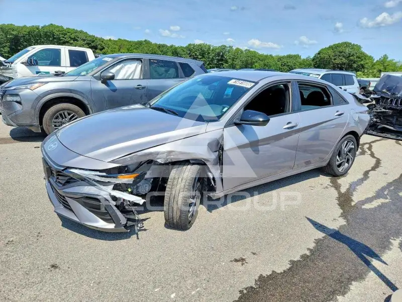 2025 Hyundai Elantra фото