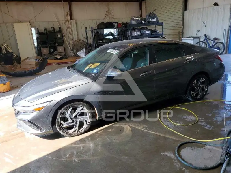 2025 Hyundai Elantra фото