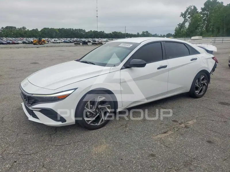 2025 Hyundai Elantra фото