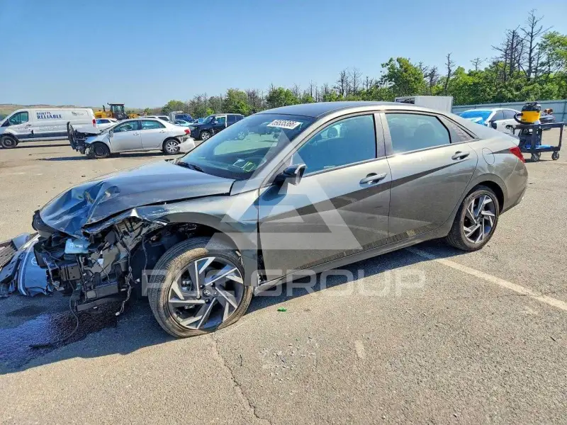 2025 Hyundai Elantra фото