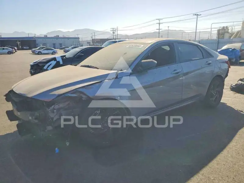 2025 Hyundai Elantra photo
