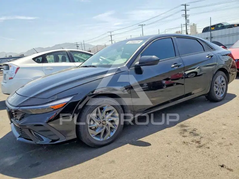 2025 Hyundai Elantra фото