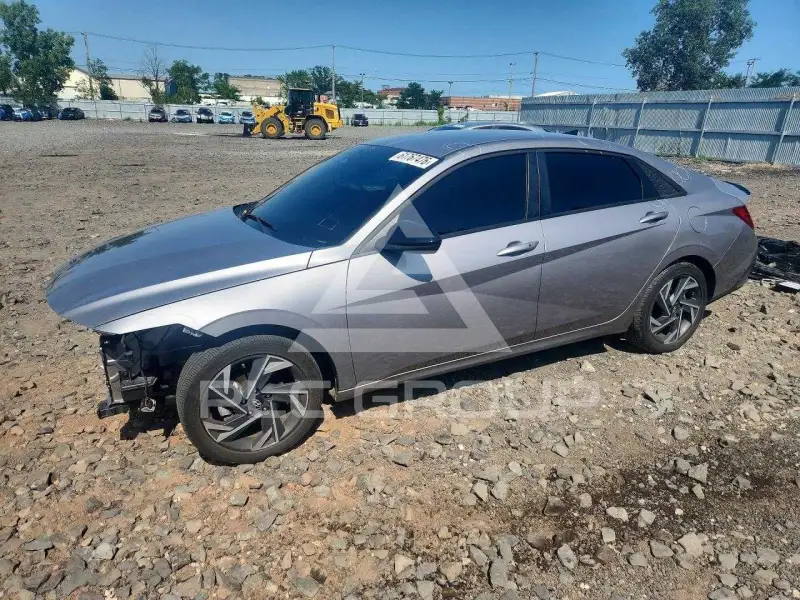 2025 Hyundai Elantra фото
