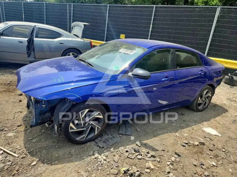 2025 Hyundai Elantra фото