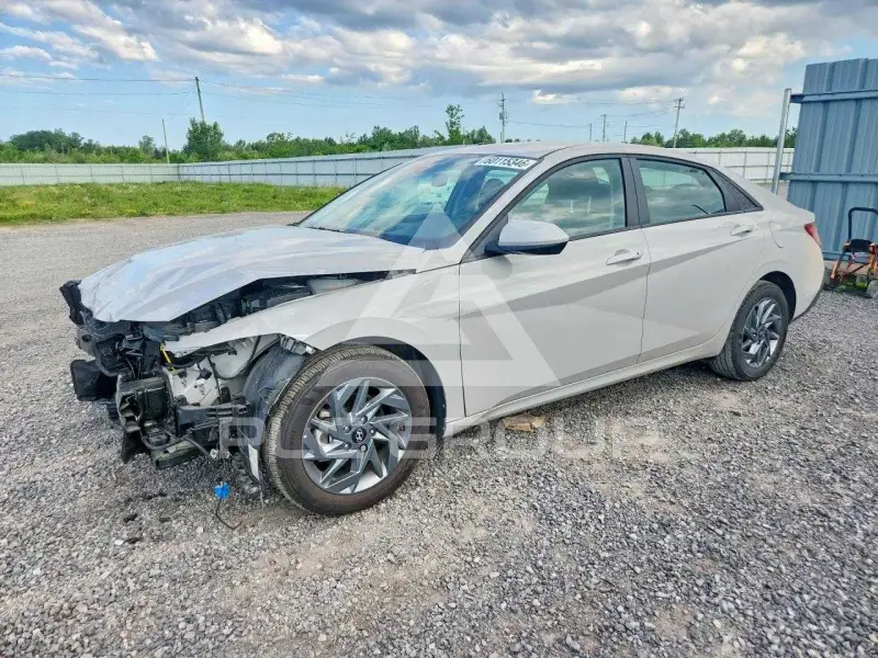 2025 Hyundai Elantra photo