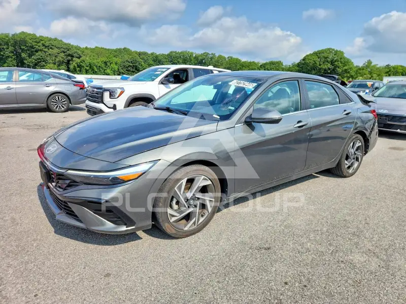 2025 Hyundai Elantra фото