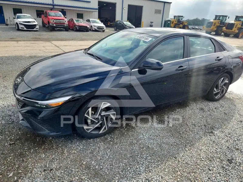 2025 Hyundai Elantra фото