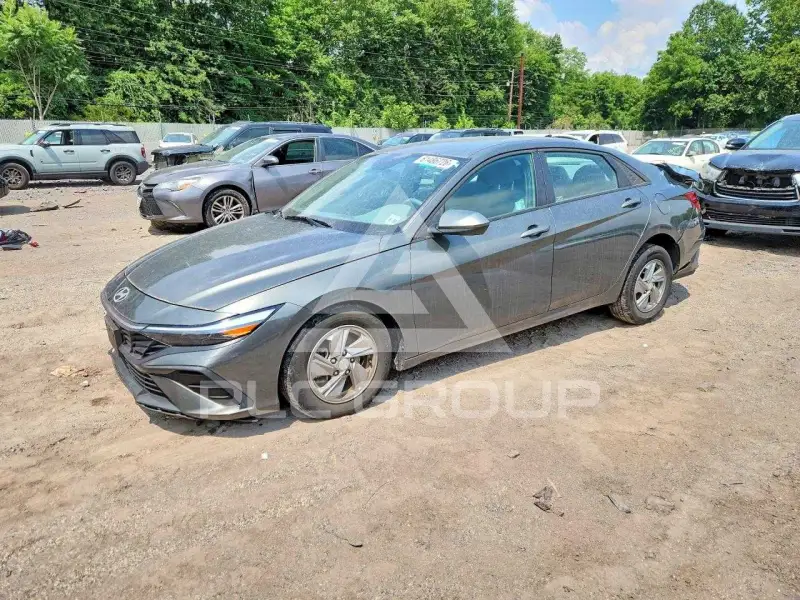 2025 Hyundai Elantra фото