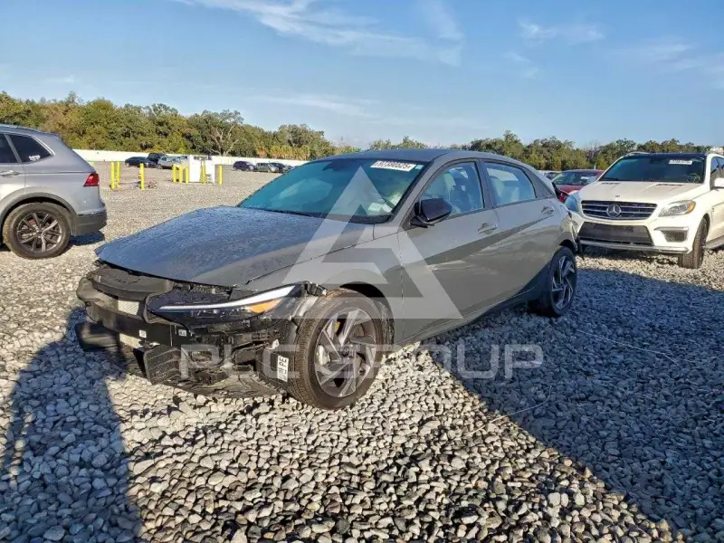 2025 Hyundai Elantra фото