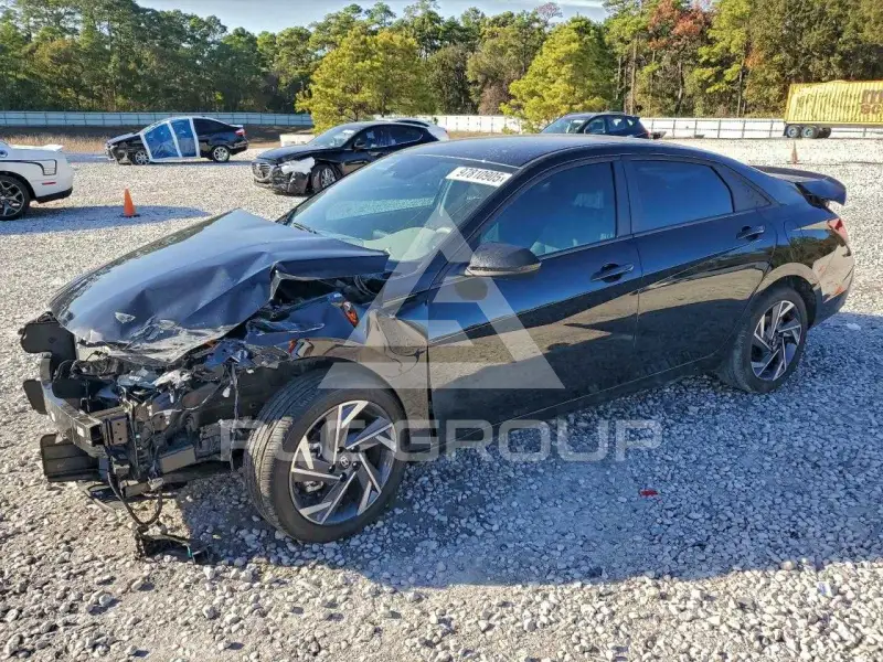 2025 Hyundai Elantra фото