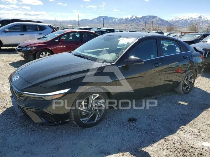 2025 Hyundai Elantra photo