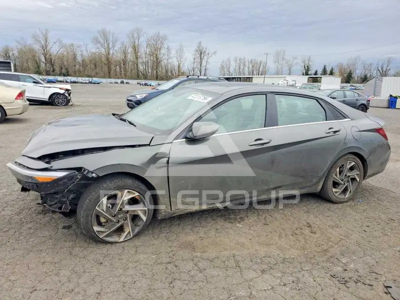 2025 Hyundai Elantra фото