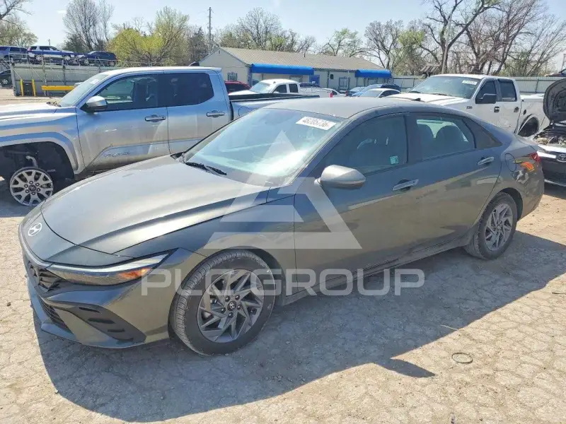 2025 Hyundai Elantra фото