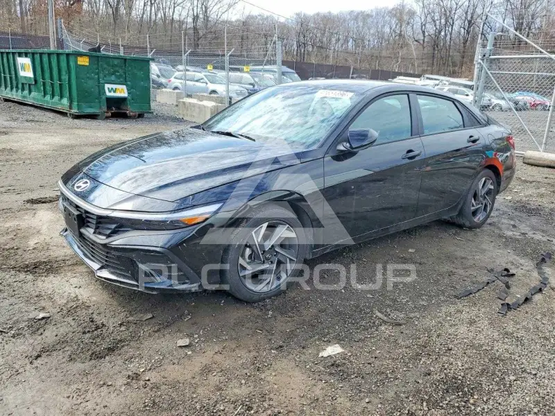 2025 Hyundai Elantra photo