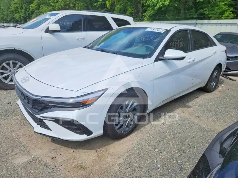 2025 Hyundai Elantra фото