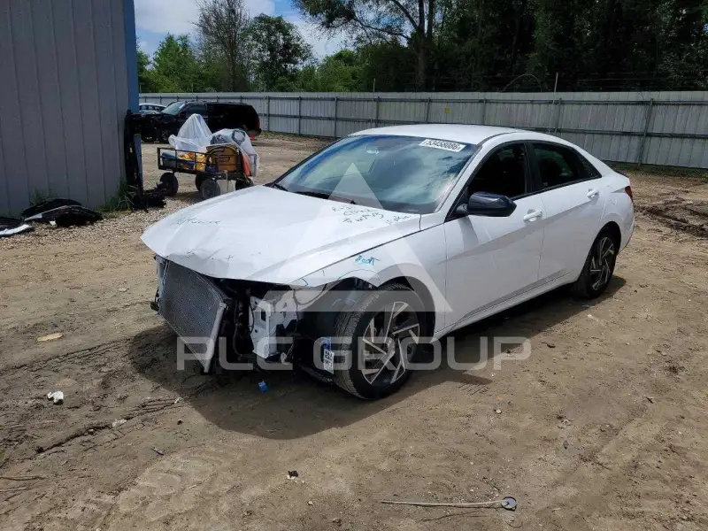 2025 Hyundai Elantra фото