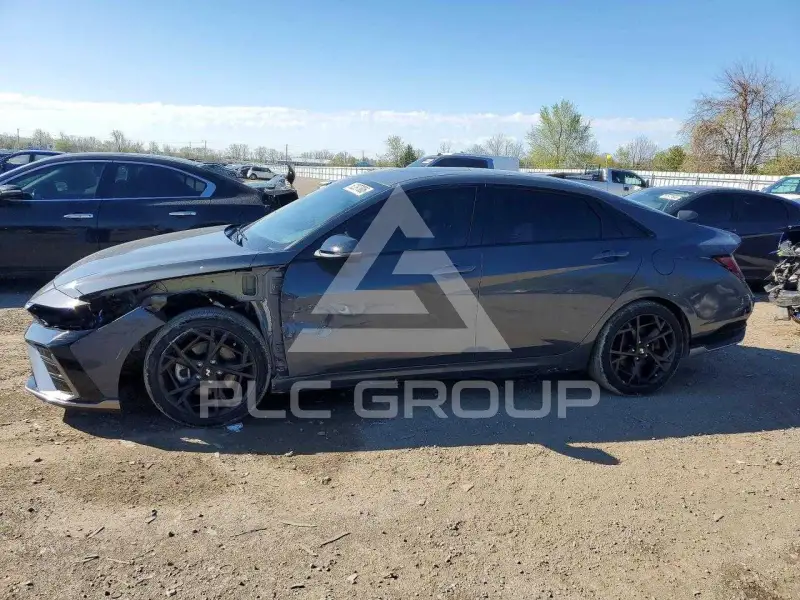 2025 Hyundai Elantra photo