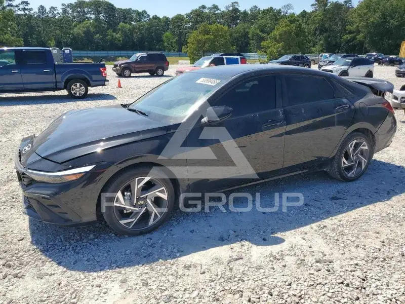 2025 Hyundai Elantra photo