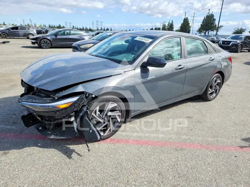 2025 Hyundai Elantra фото