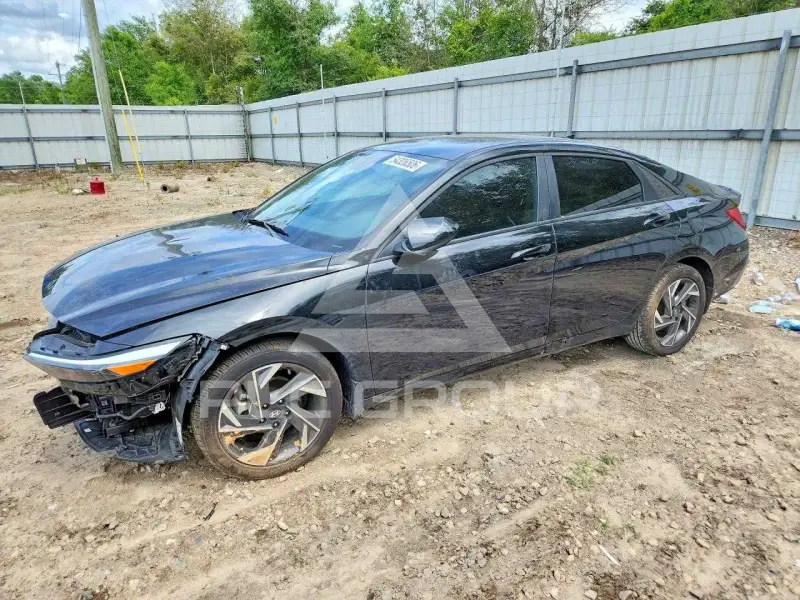 2025 Hyundai Elantra photo