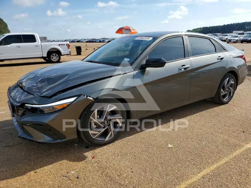2025 Hyundai Elantra photo
