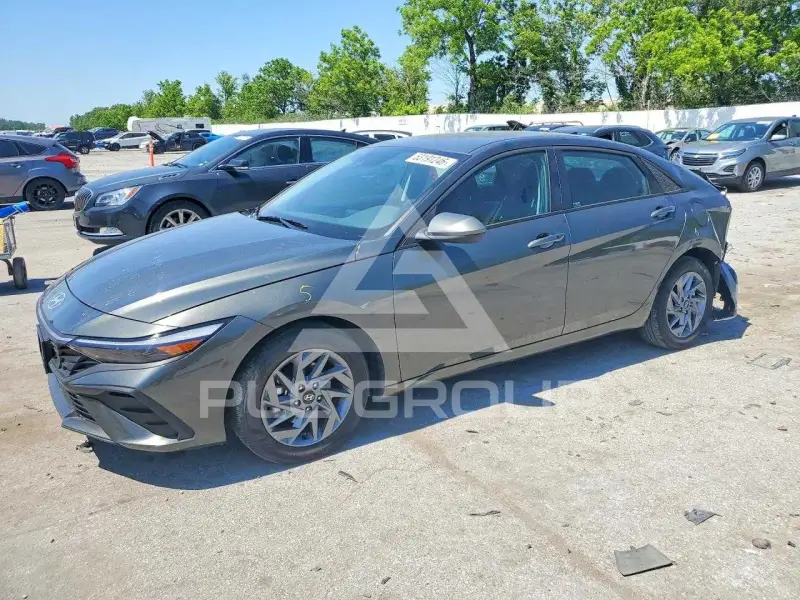 2025 Hyundai Elantra фото