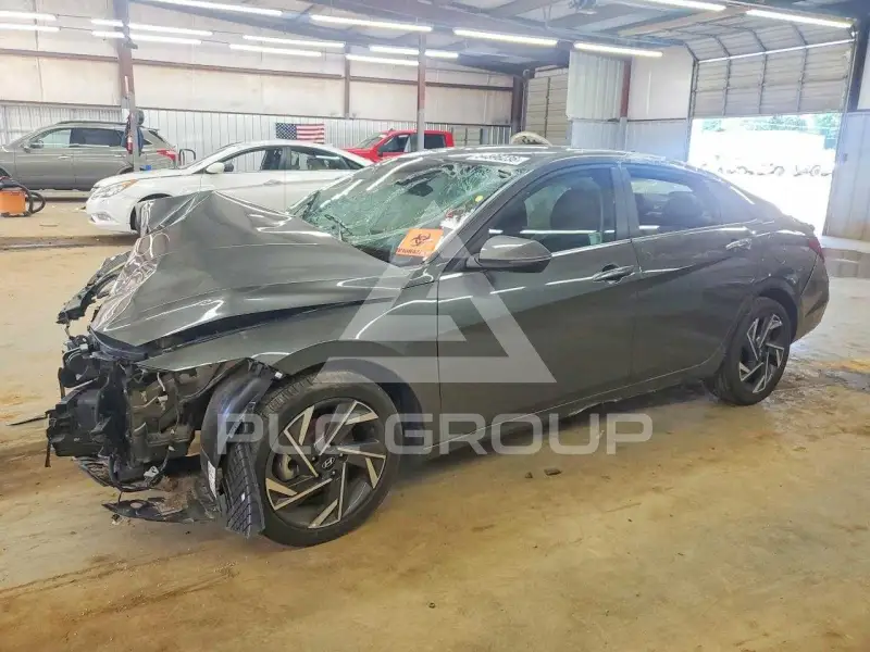 2025 Hyundai Elantra фото