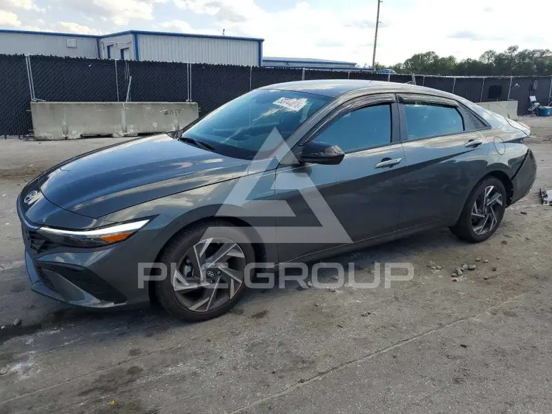 2025 Hyundai Elantra фото