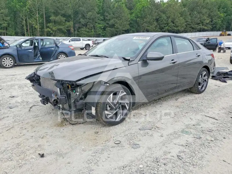 2025 Hyundai Elantra photo