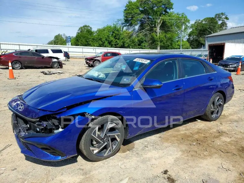 2025 Hyundai Elantra photo