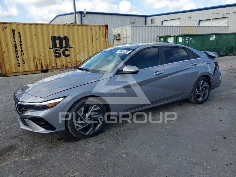 2025 Hyundai Elantra photo