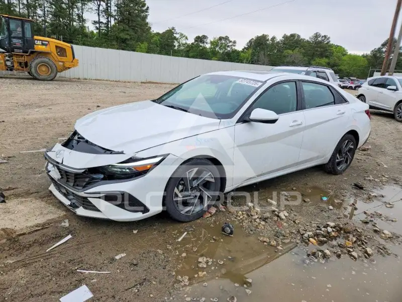 2025 Hyundai Elantra photo