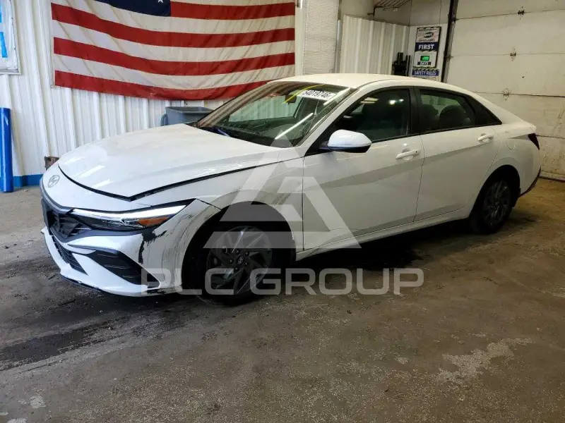 2025 Hyundai Elantra фото