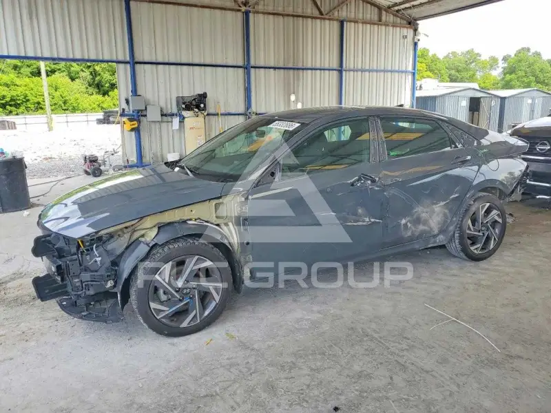 2025 Hyundai Elantra фото