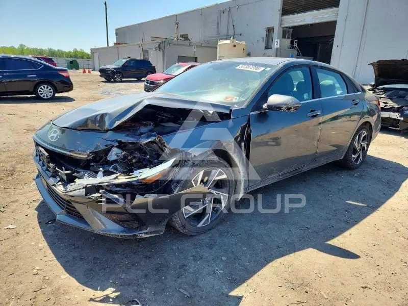 2025 Hyundai Elantra фото