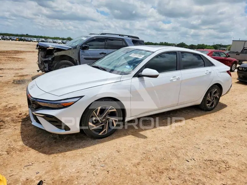 2025 Hyundai Elantra photo