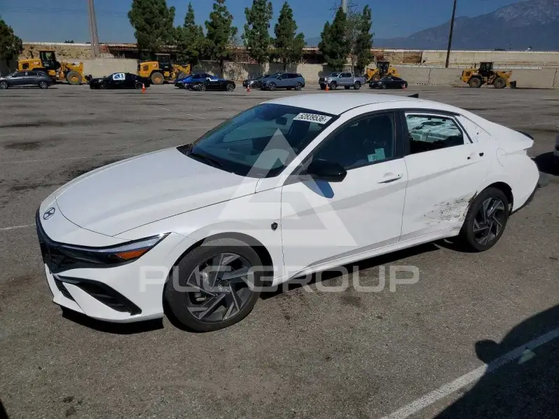 2025 Hyundai Elantra фото