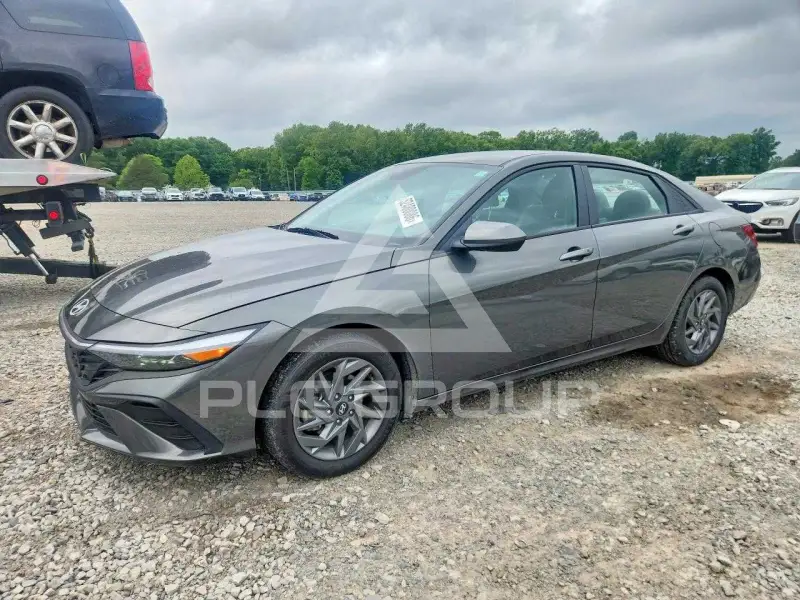 2025 Hyundai Elantra фото