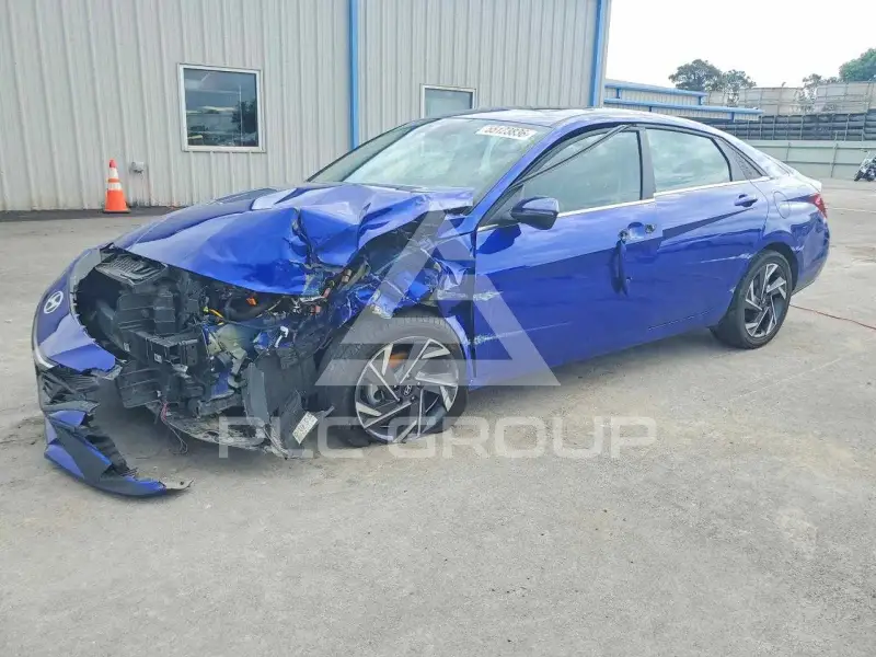 2025 Hyundai Elantra photo