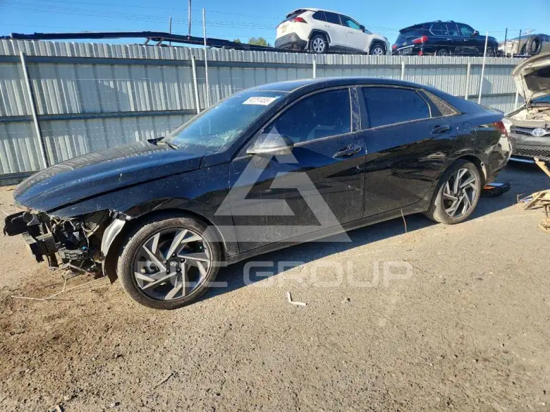 2025 Hyundai Elantra фото