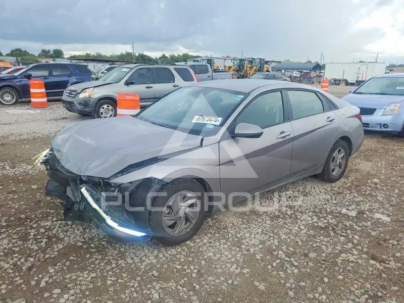 2025 Hyundai Elantra фото
